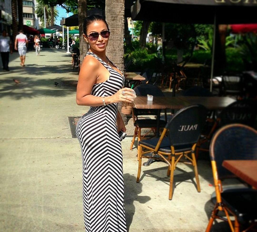 25P Dolly Castro nude