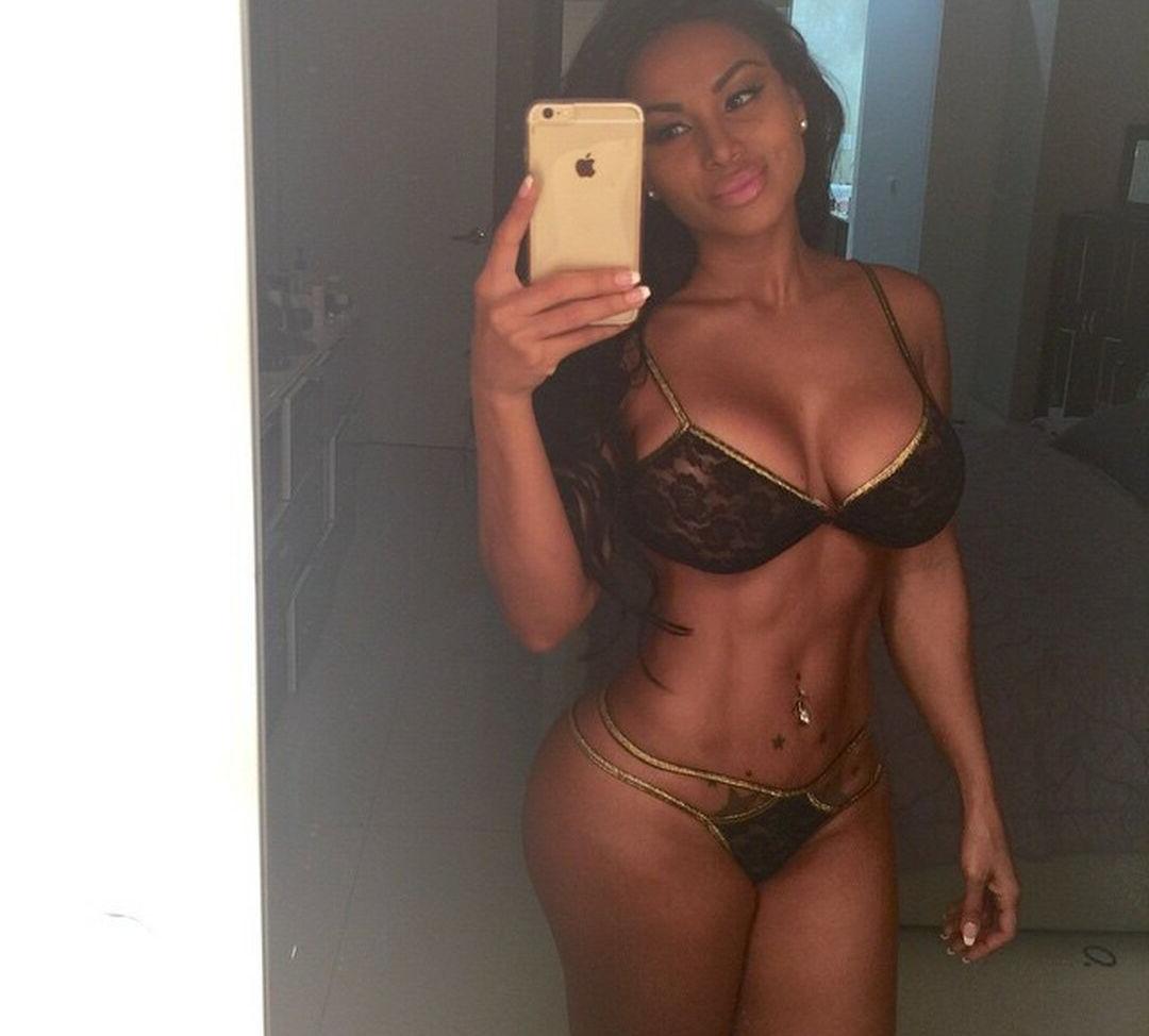 25P Dolly Castro nude