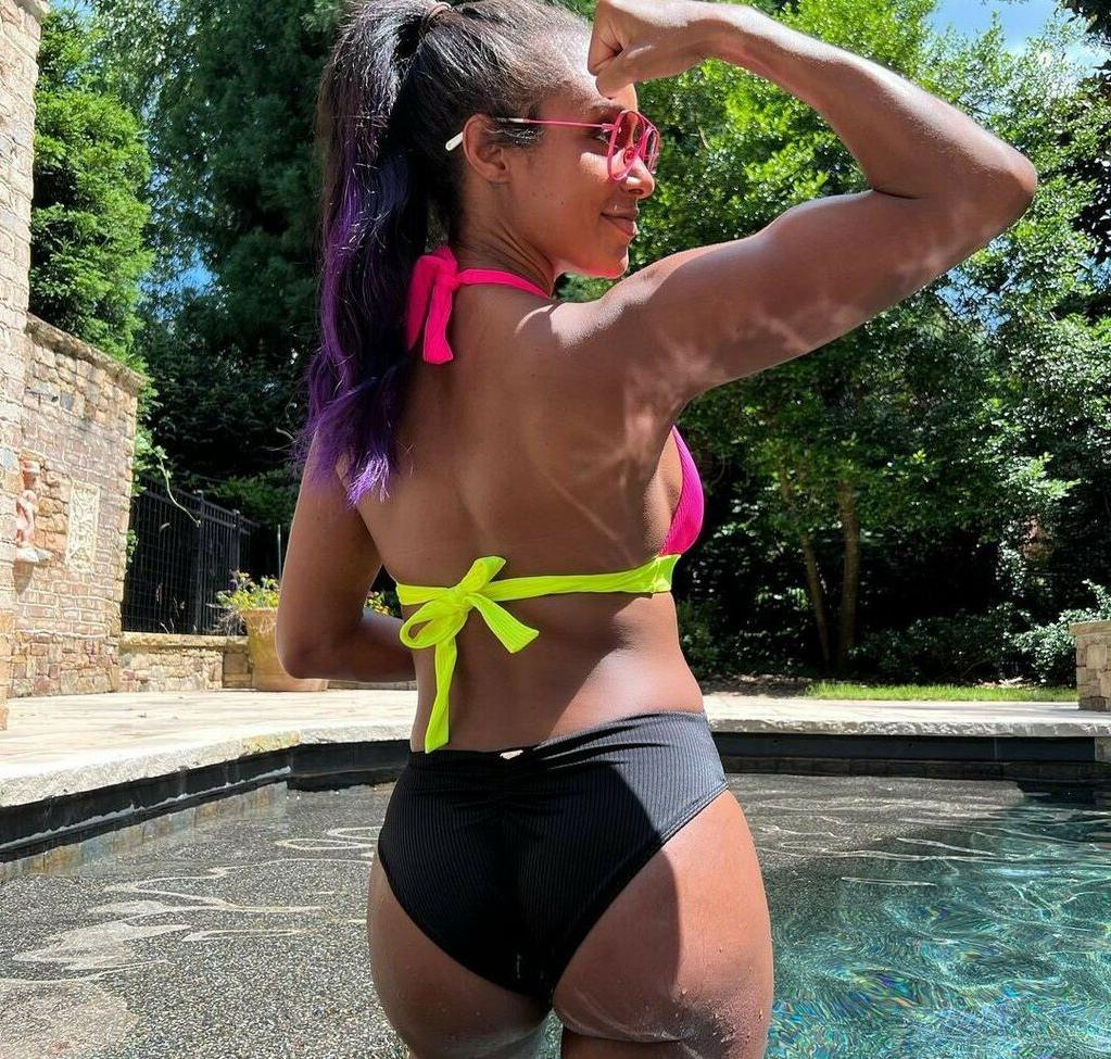 25P Brandi Rhodes nude