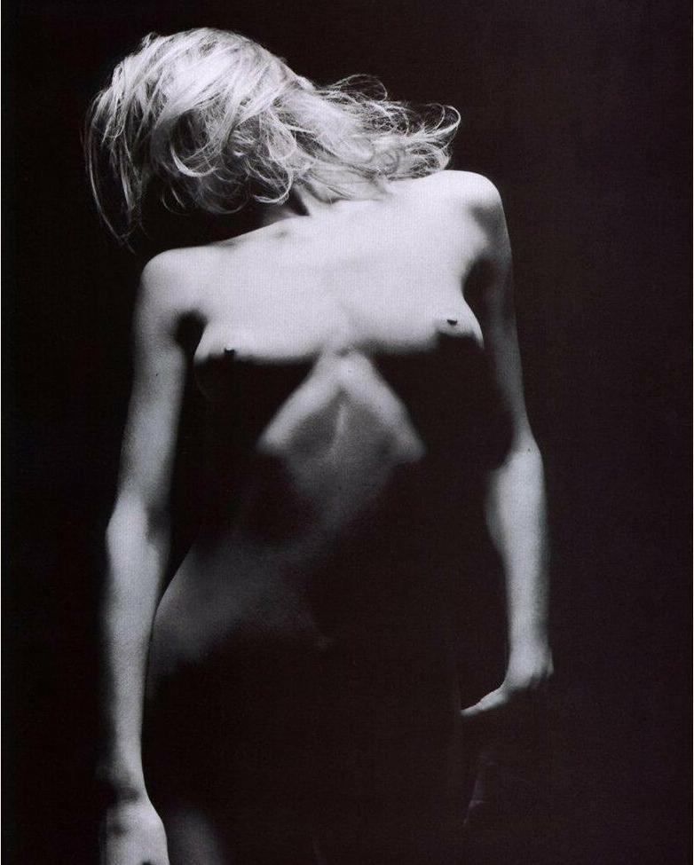 25P Eva Herzigova nude