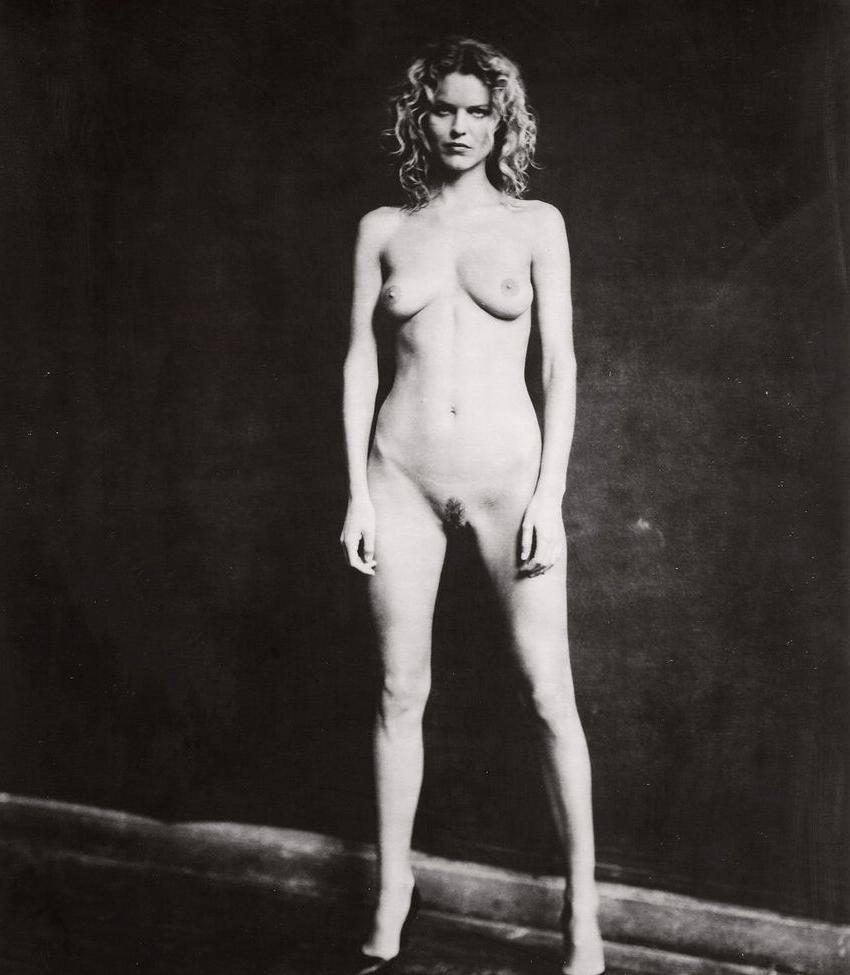 25P Eva Herzigova nude