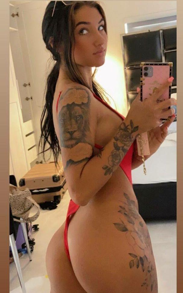 25P Kylee Deweese nude