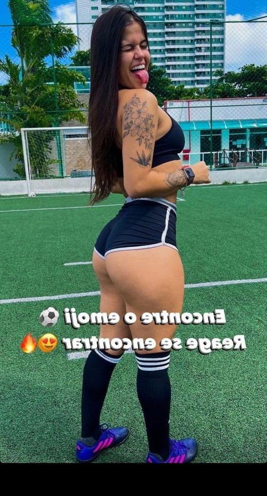 25P Jaine Cassu nude