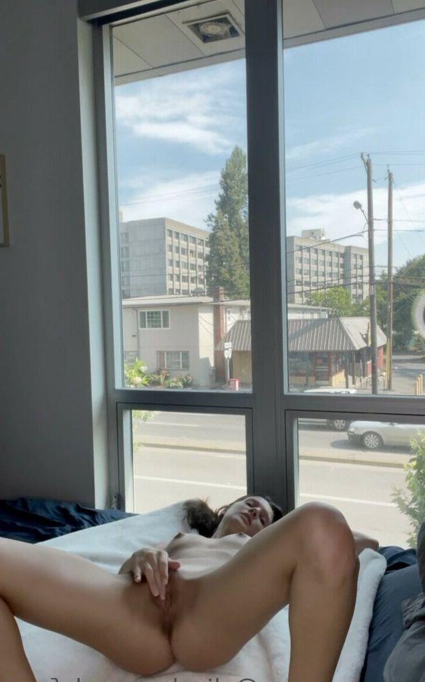 25P Margot Miller nude