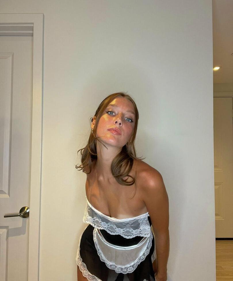 25P Margot Miller nude