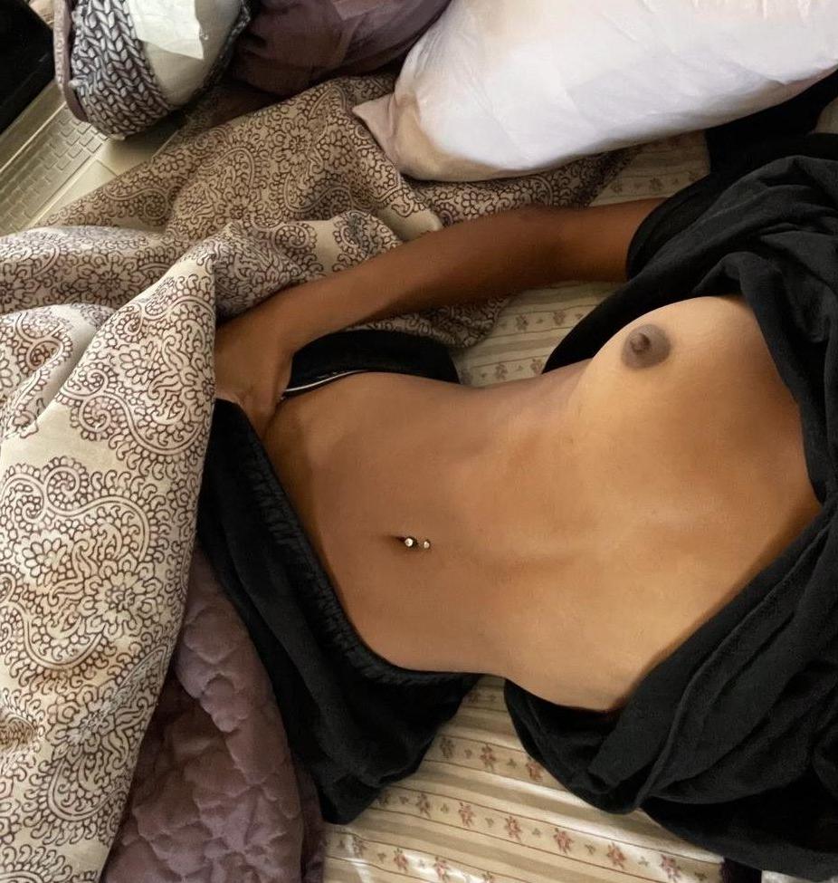 25P Karliebaby_k nude