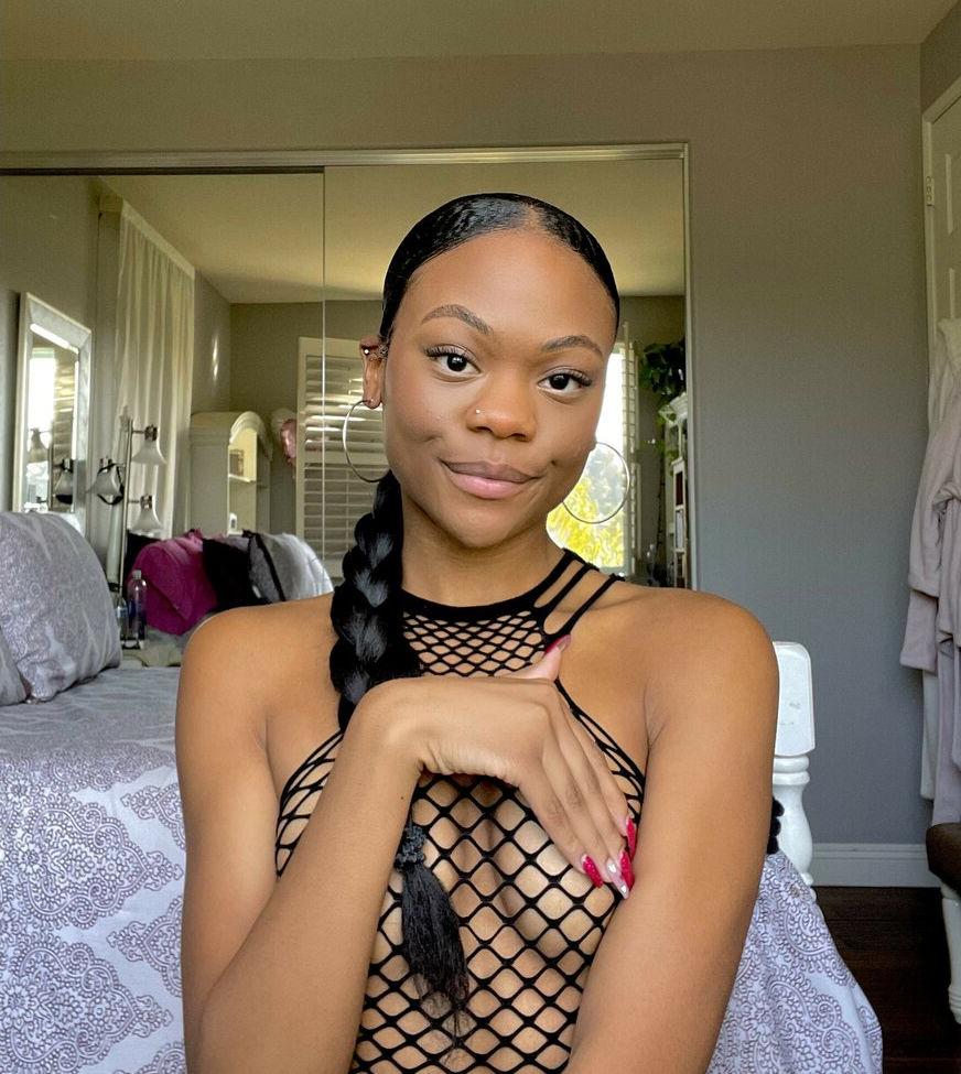 25P Karliebaby_k nude