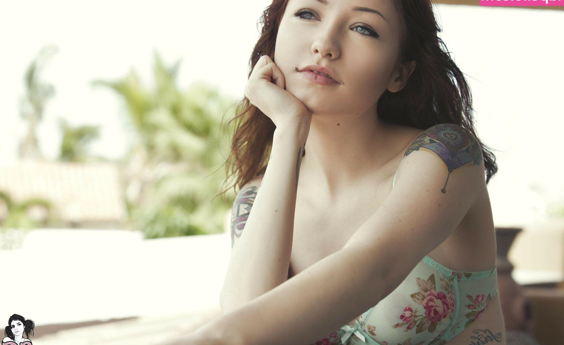 25P Bae Suicide nude