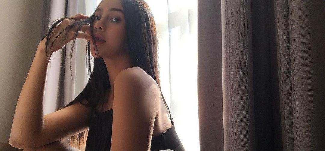 25P Anya Geraldine nude