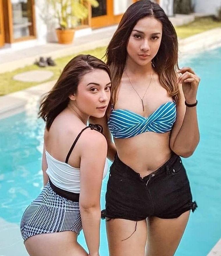 25P Anya Geraldine nude