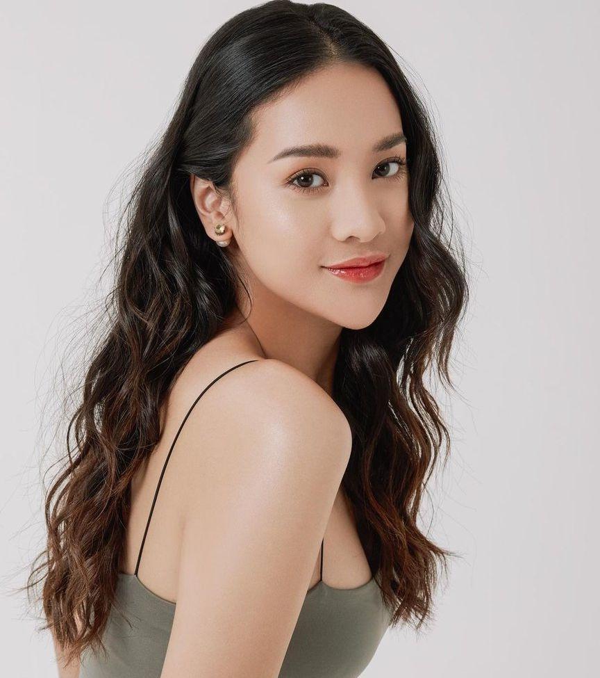 25P Anya Geraldine nude