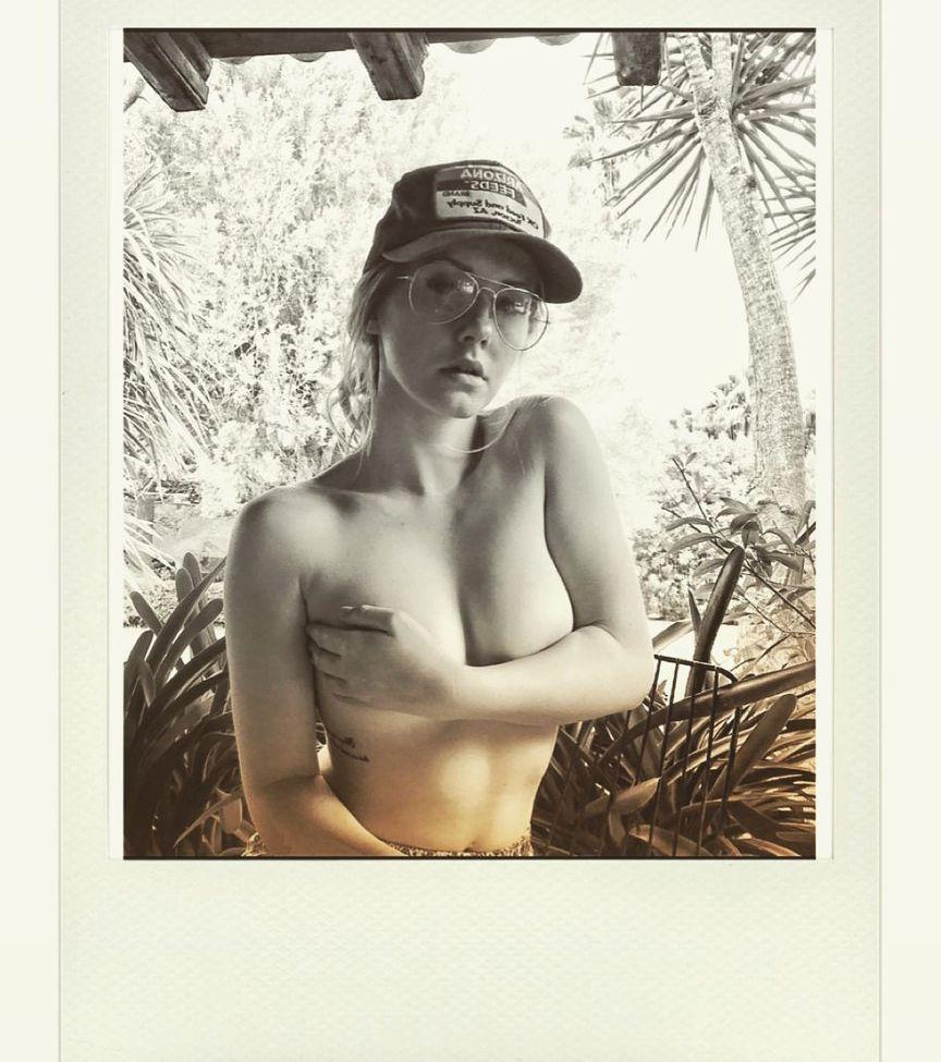21P Patrizia Dinkel nude