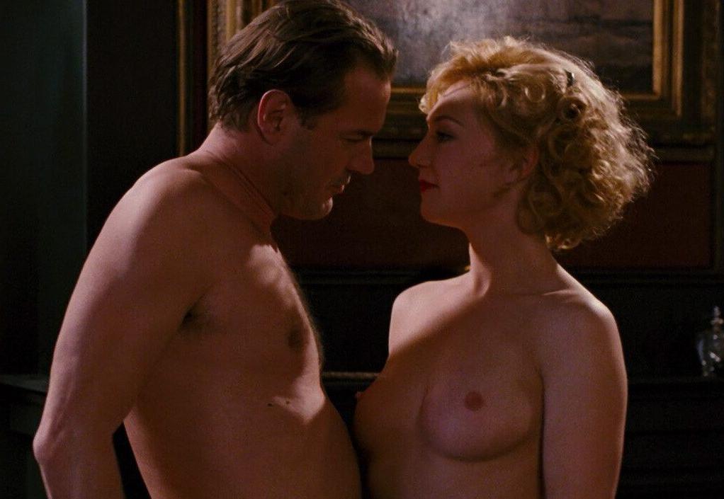 16P Carice Van Houten nude