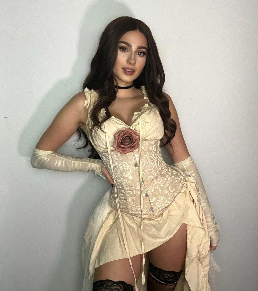 25P Palmbee nude
