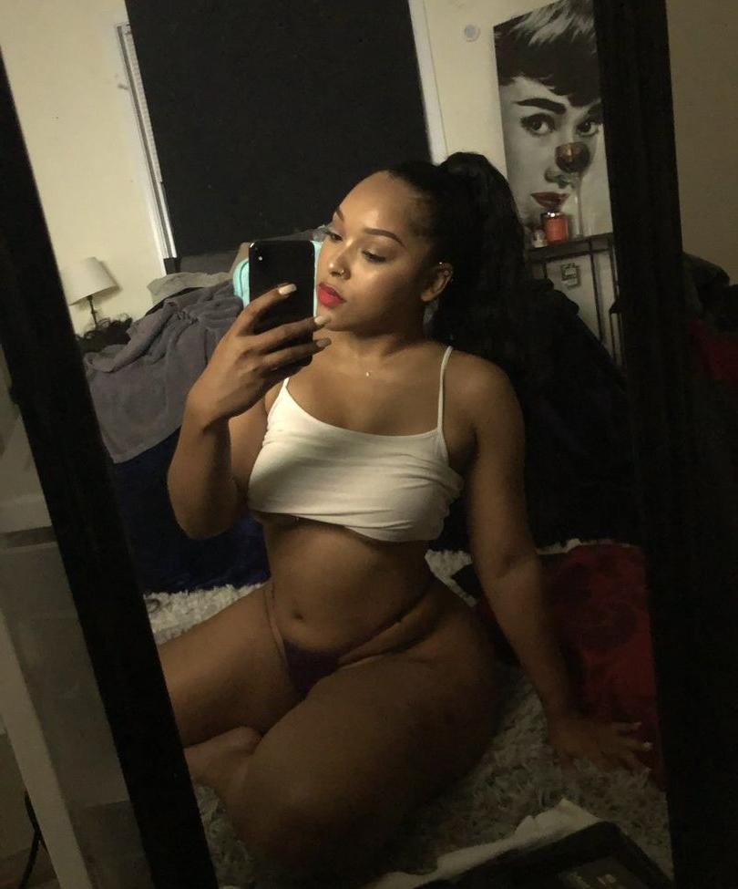 20P Sachelamonte nude