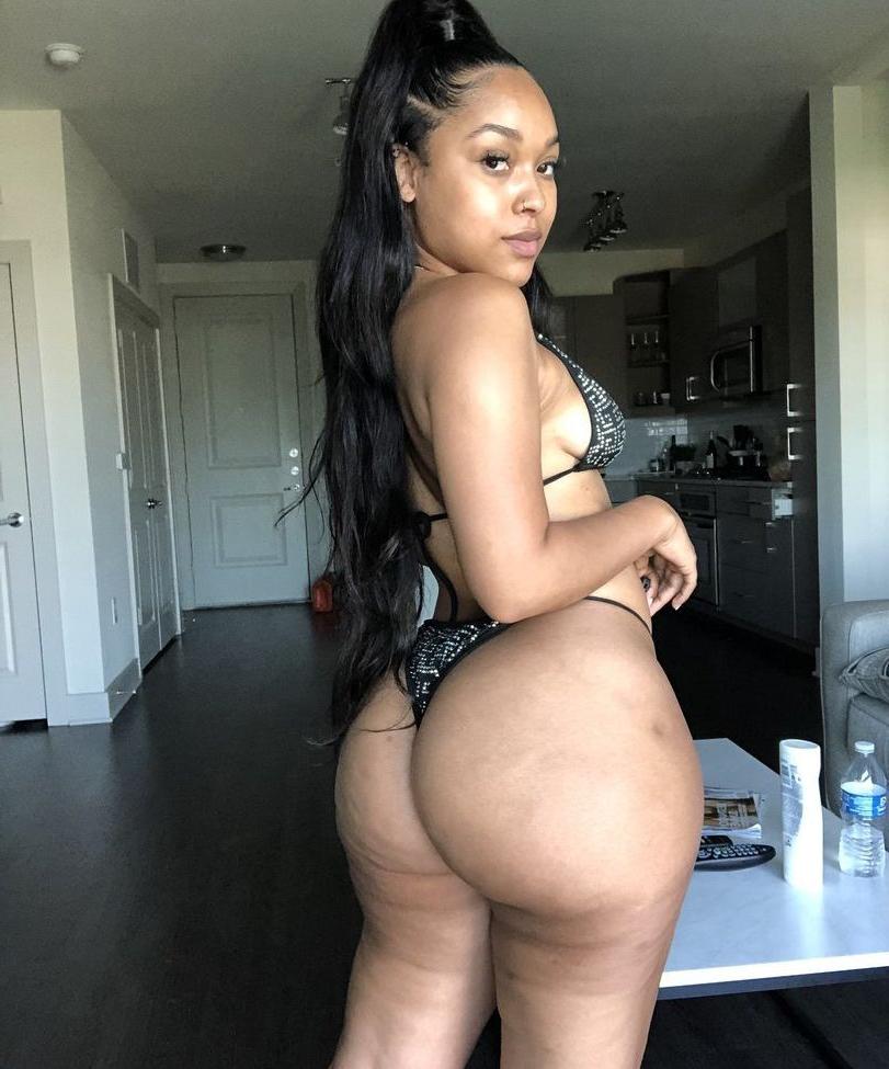 20P Sachelamonte nude