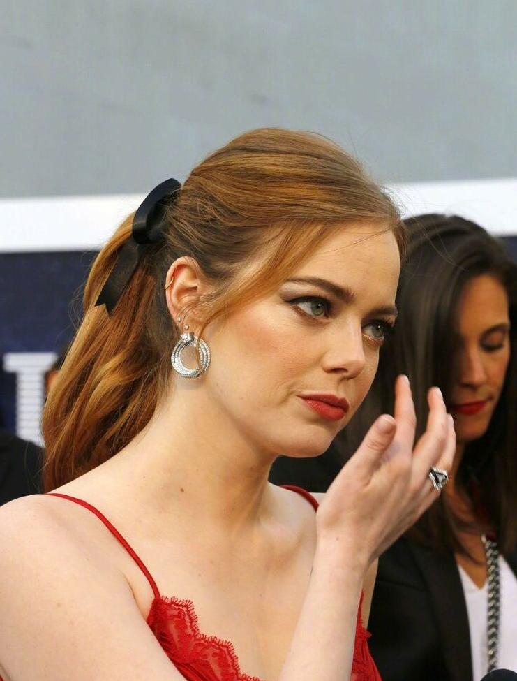 25P Emma Stone nude