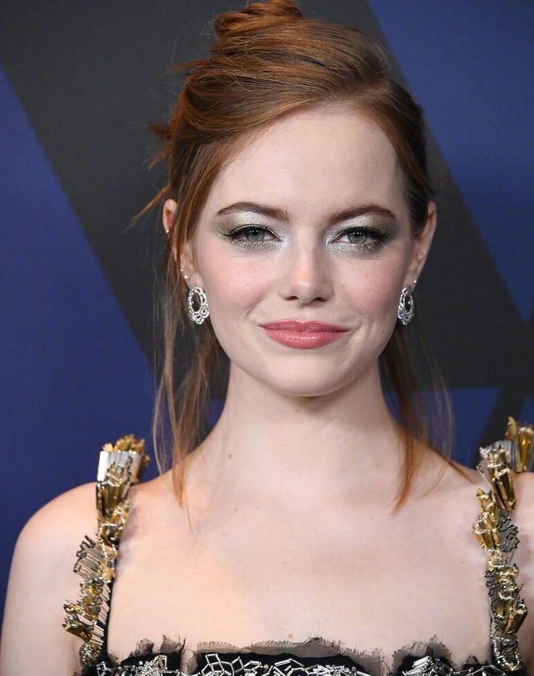 25P Emma Stone nude