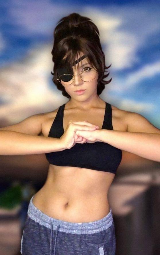 18P Laura Tsuki nude