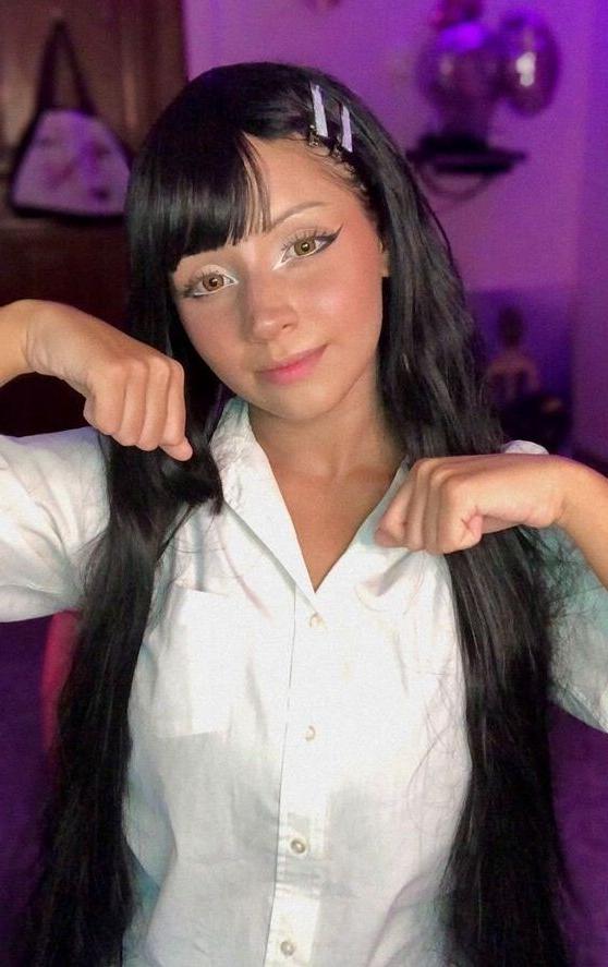 18P Laura Tsuki nude