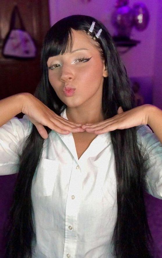 18P Laura Tsuki nude
