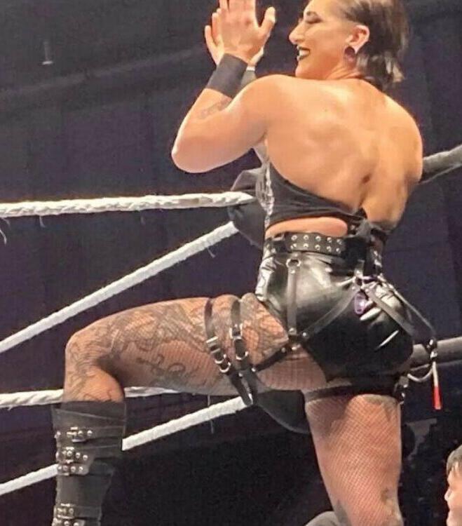 25P Rhea Ripley nude
