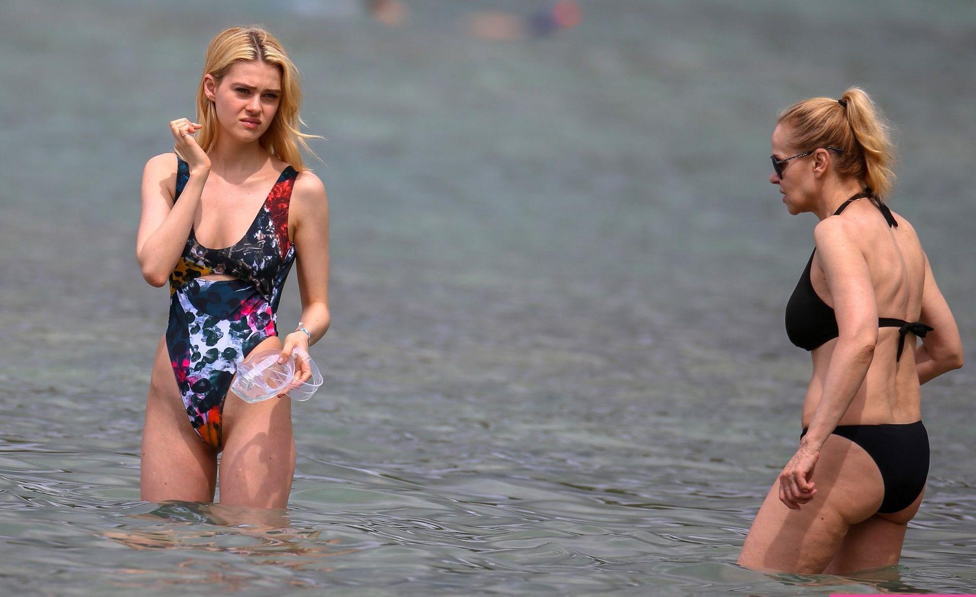 25P Nicola Peltz nude