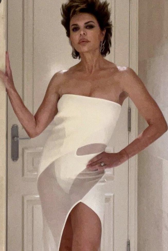 25P Lisa Rinna nackt