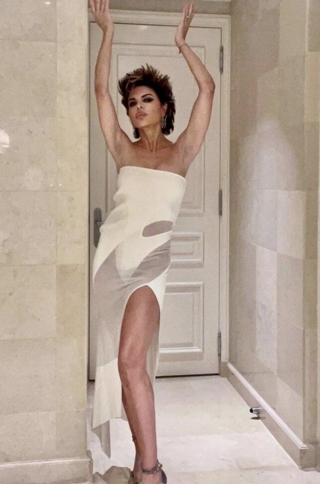25P Lisa Rinna nackt