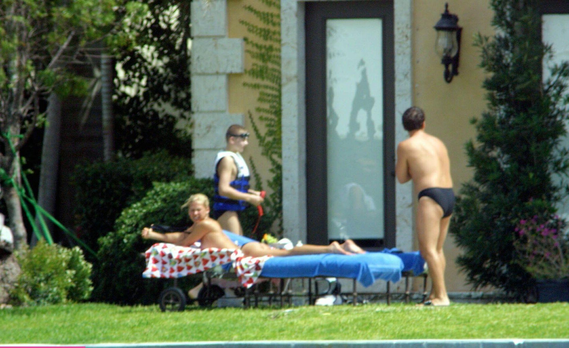 25P Anna Kournikova nude