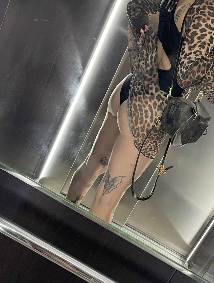 24P Cray nude