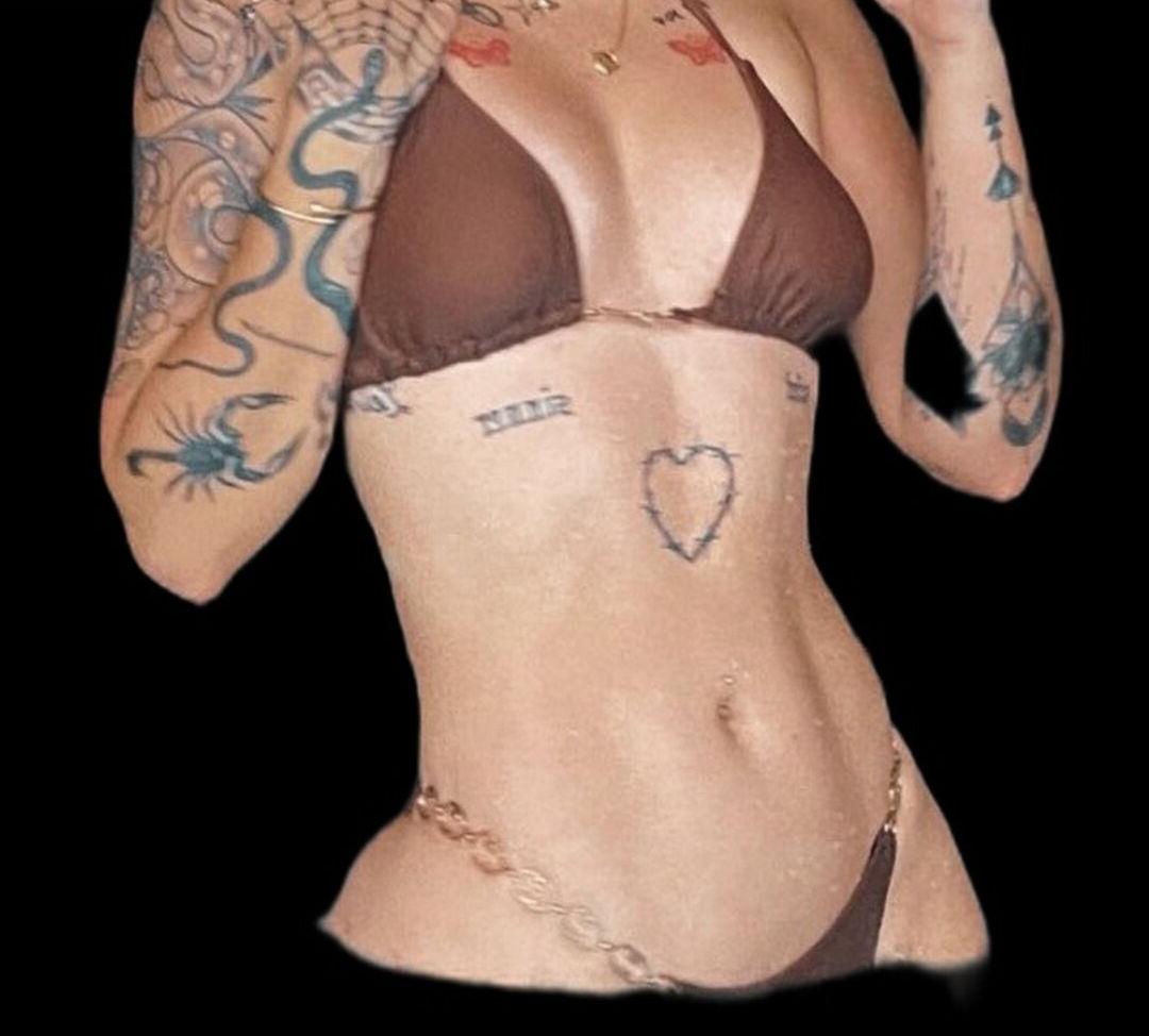24P Cray nude