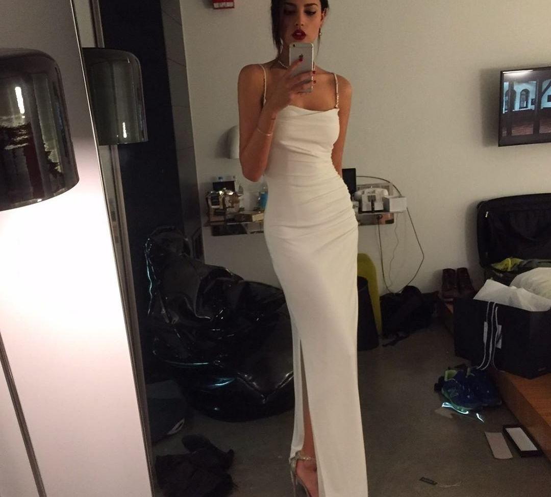 25P Eiza Gonzalez nude