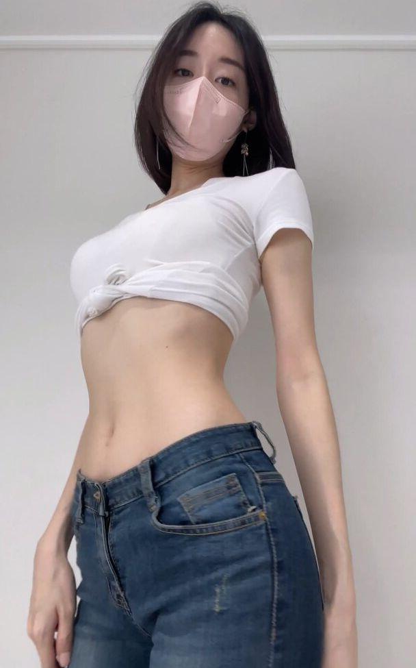 25P Evelyn nude