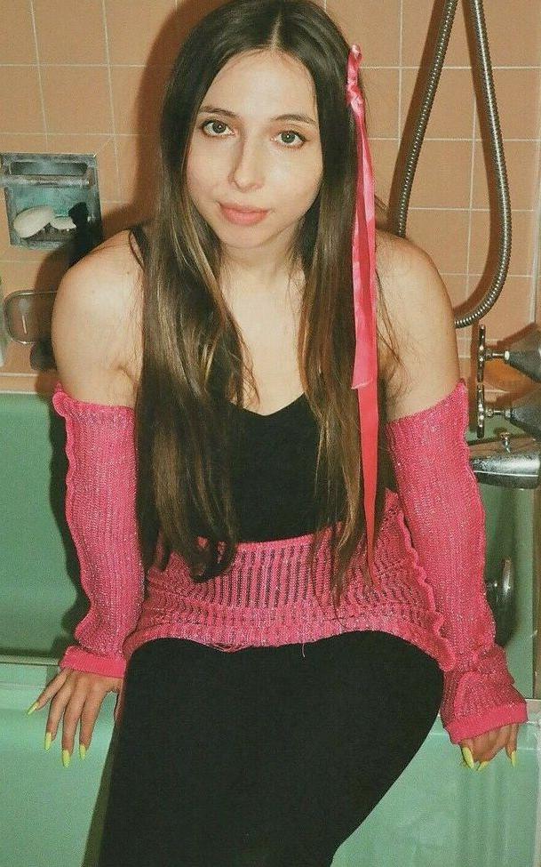25P Esther Povitsky nude