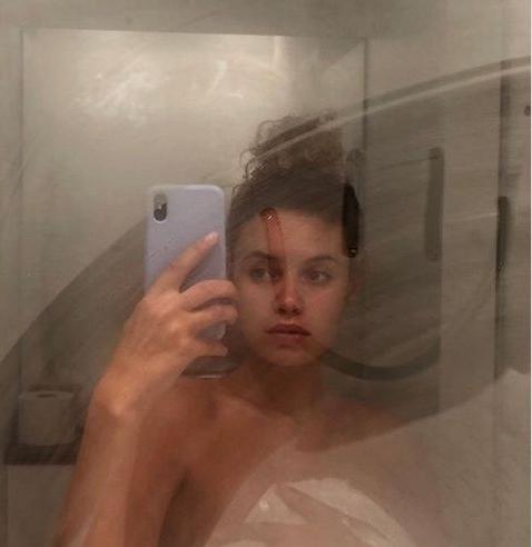 25P Lara_never_laura nude