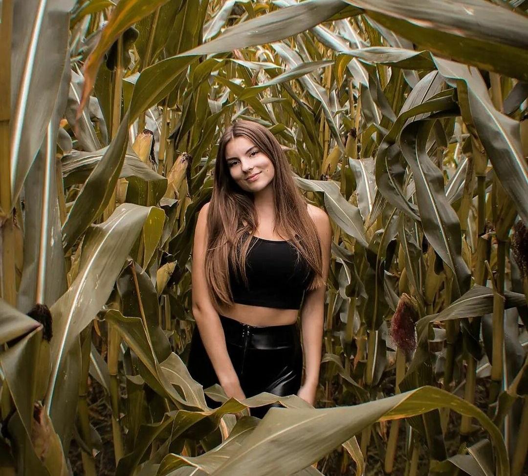 25P Jasmin Lütke nude
