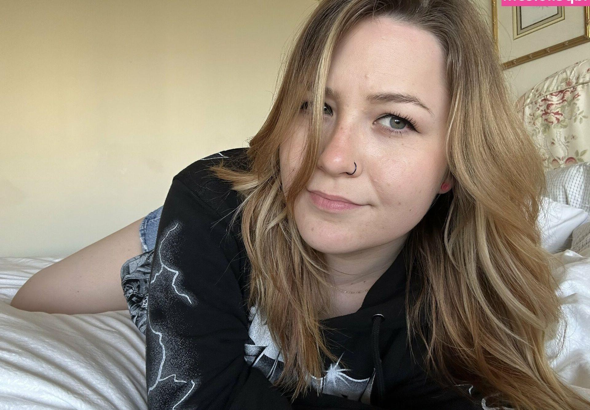 25P Fooya nude