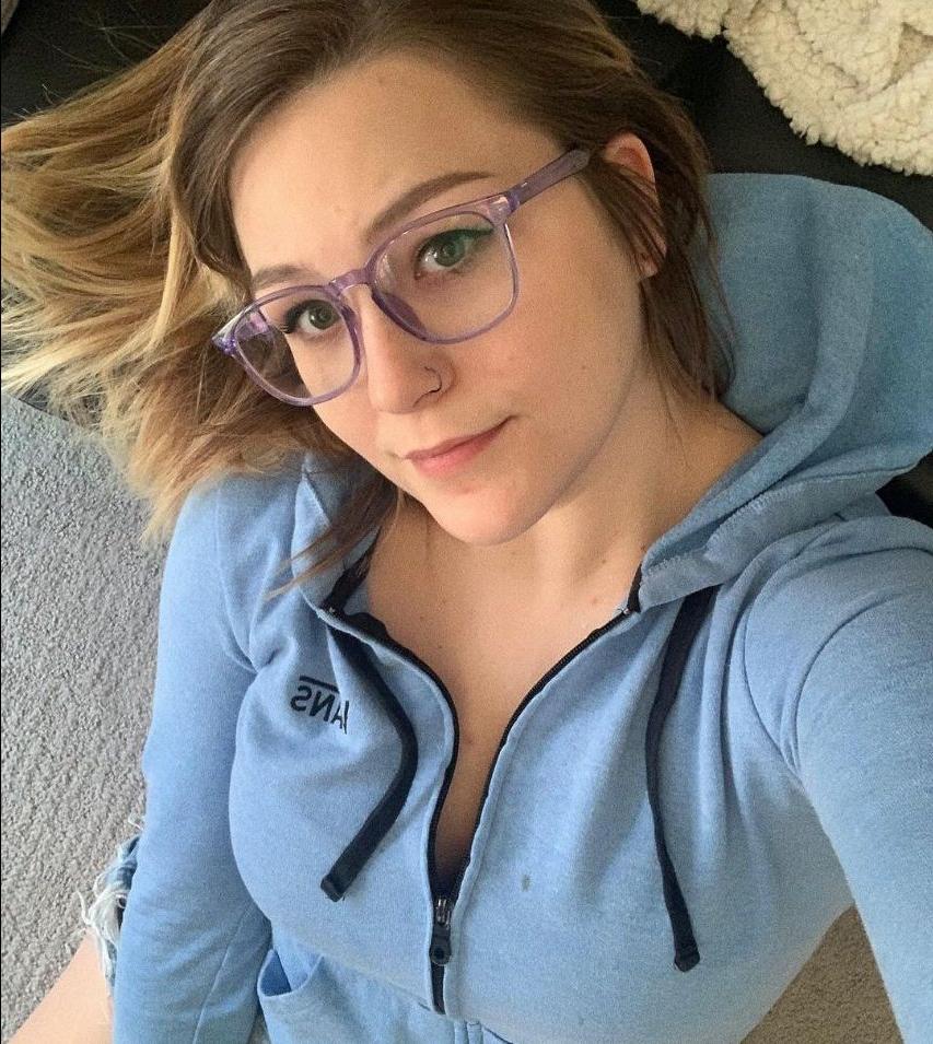 25P Fooya nude