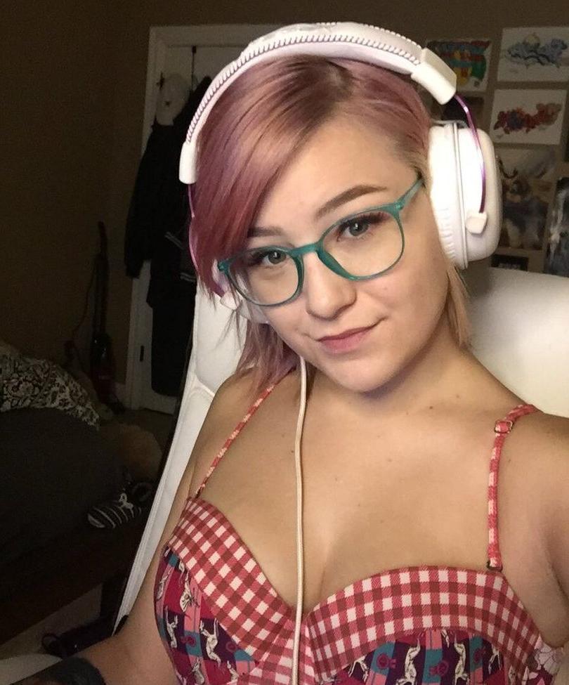 25P Fooya nude