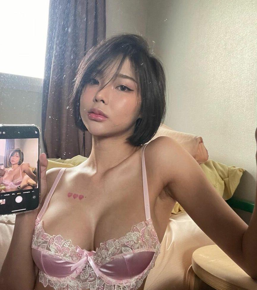 25P Wmookies nude