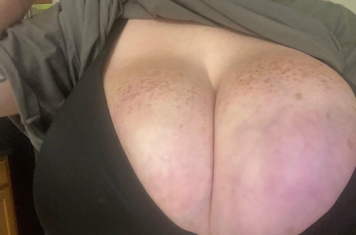 25P YungFreckz nude