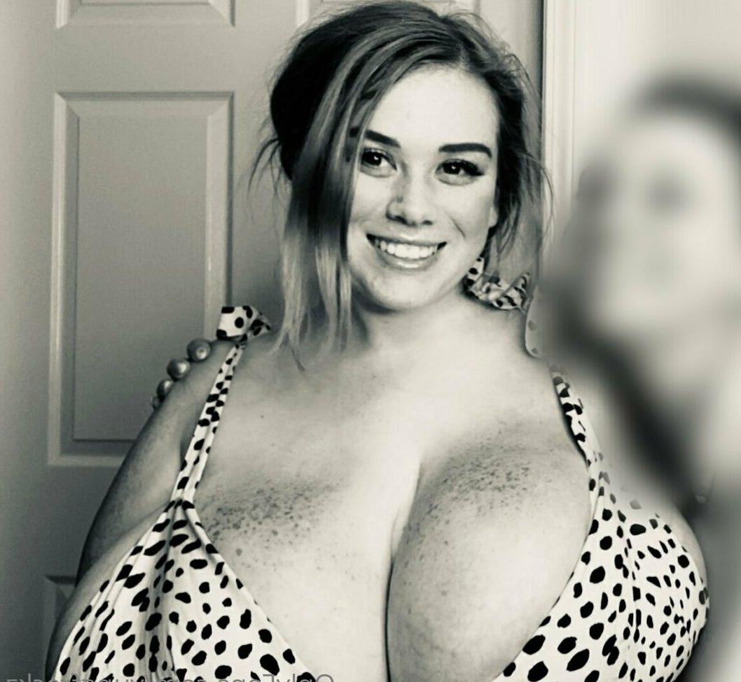 25P YungFreckz nude