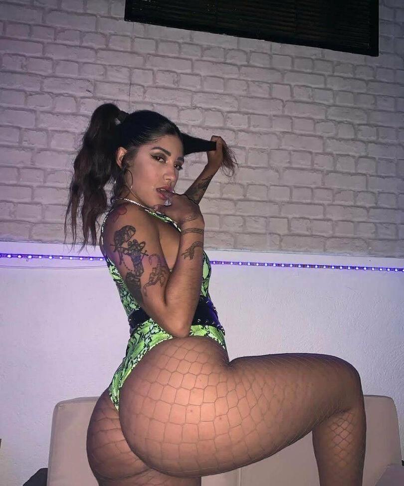 25P Claudiatwerkup nude