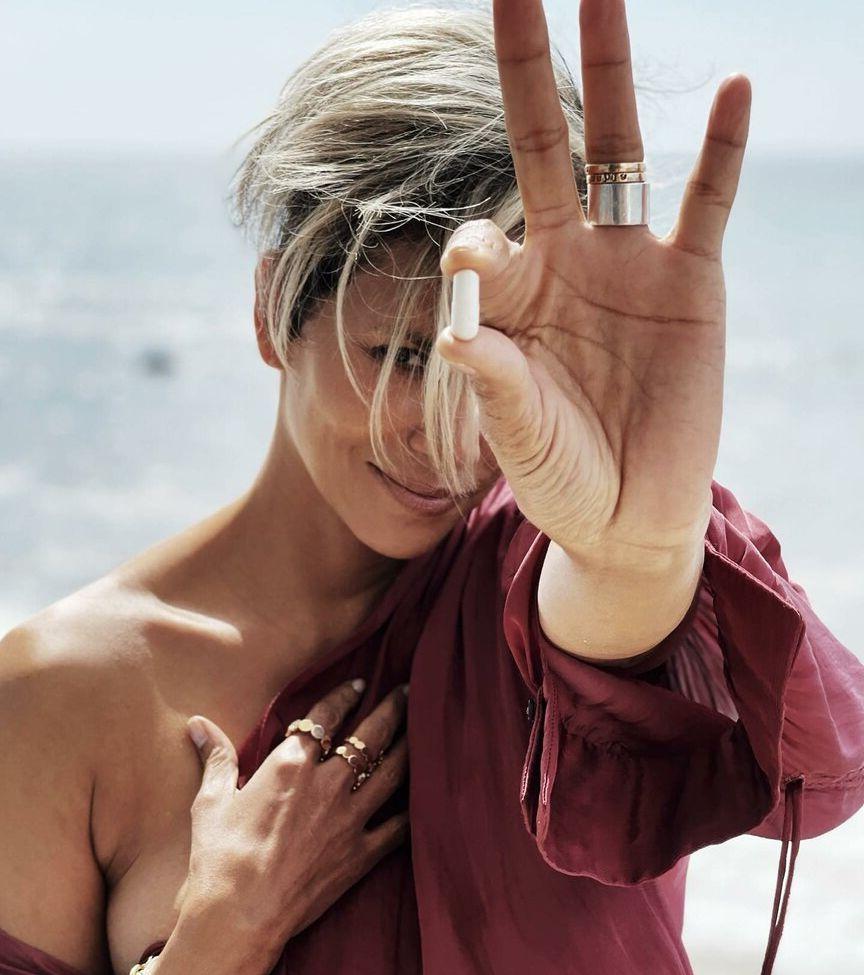 25P Halle Berry nude