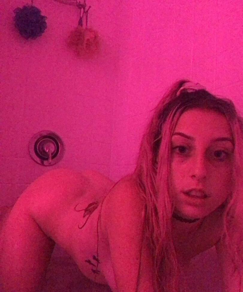 25P Melody Parker nude