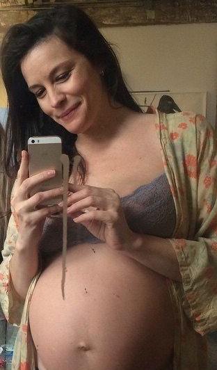 25P Liv Tyler nude