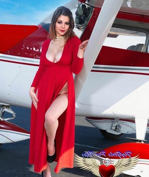 25P Chelle Smith nude