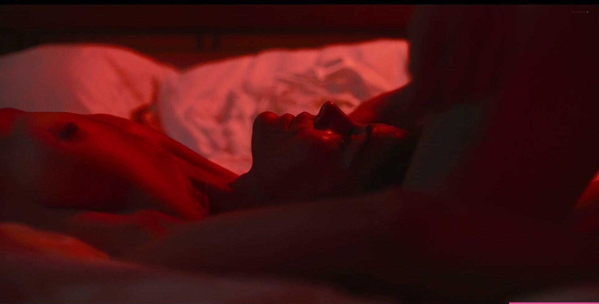 25P Carla Gugino nude