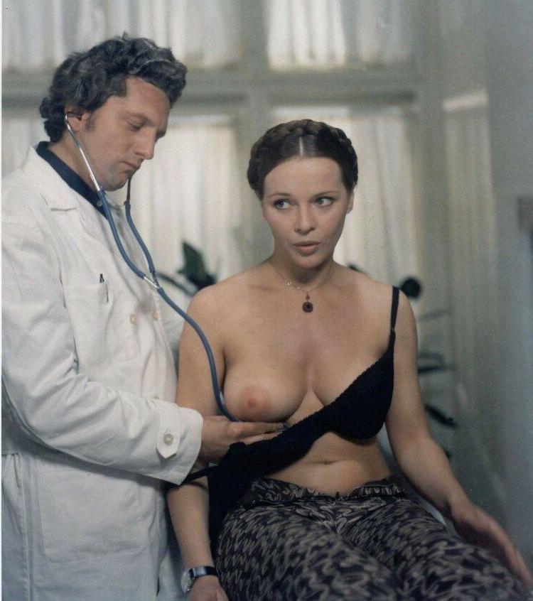 21P Italian Vintage Actress nude